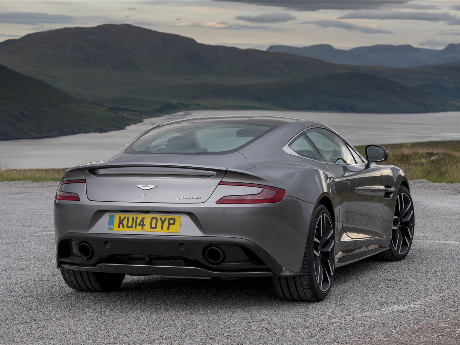 Aston Martin Vanquish 2015